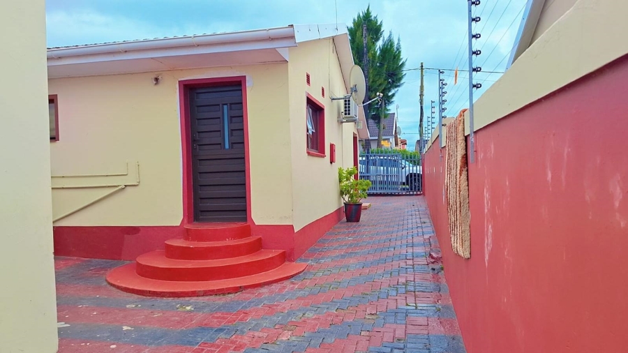 2 Bedroom Property for Sale in Mdantsane Eastern Cape